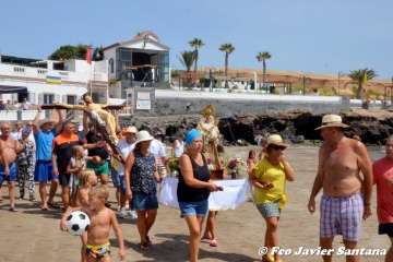 Misa y procesión terrestre-marítima de la playa de Ojos de Garza (Foto TA)